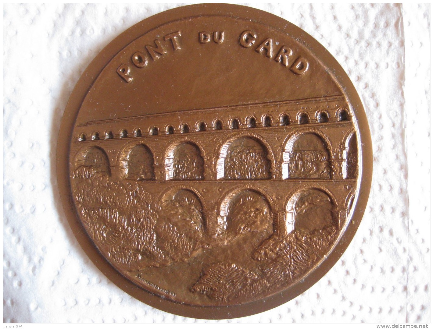 Médaille En Cuivre 1978 Le Pont Du Gard, Numérotée 30 /100 Par Margaret Harmsworth - Autres & Non Classés