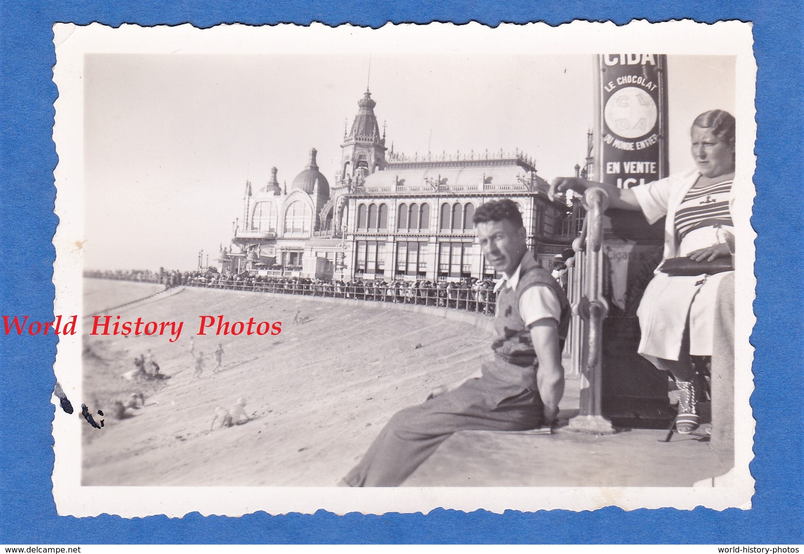 Photo Ancienne Snapshot - OSTENDE , Belgique - Vue Sur Le Casino - 1935 - Publicité CIDA Le Chocolat - Automobiles