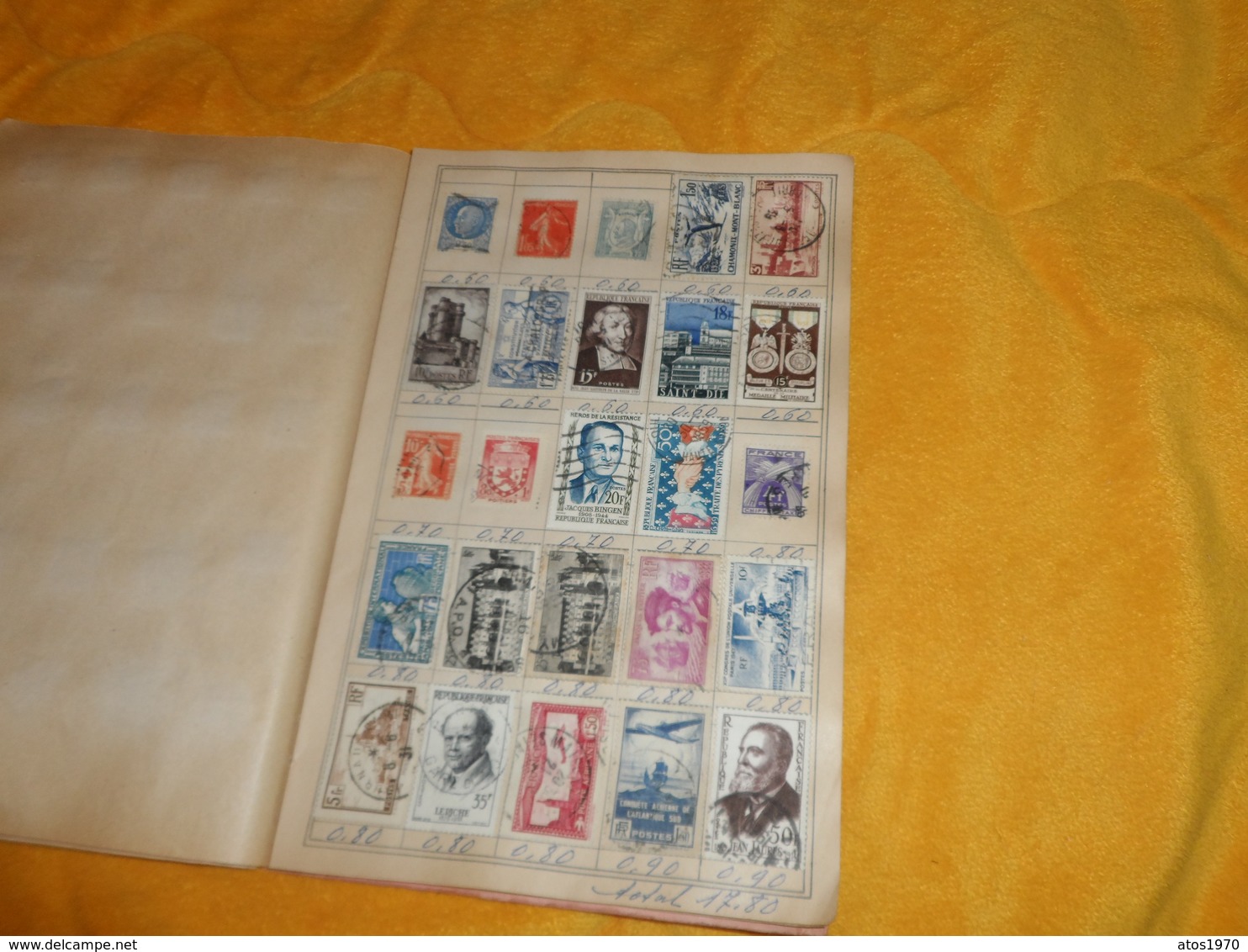 CAHIER TIMBRES POSTE LOT DE 675 TIMBRES OBLITERES ANCIENS DONT UNE DIZAINE DE MONACO. VOIR PHOTOS PAGES TOUTES SCANNEES.