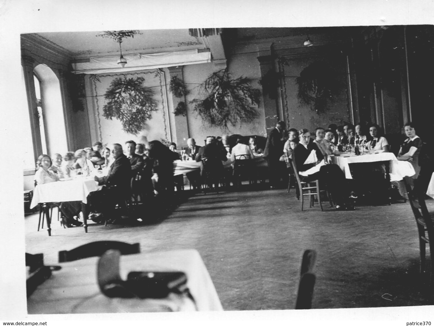 PHoto D'un Banquet Dans La Superbe Salle De L'Hôtel Du Mouton à Ribeauvillé  Le 28 Mai 1933 - Plaatsen