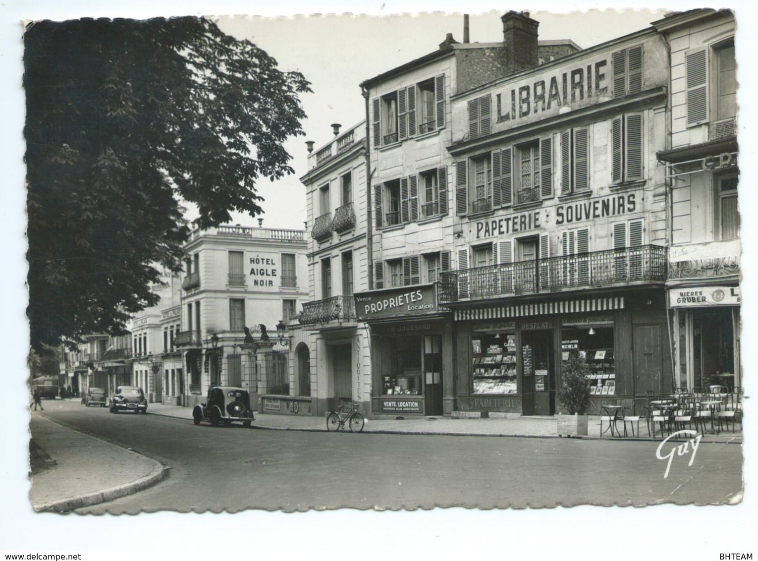 Fontainebleau Place Dénecourt Hôtel Aigle Noir - Fontainebleau