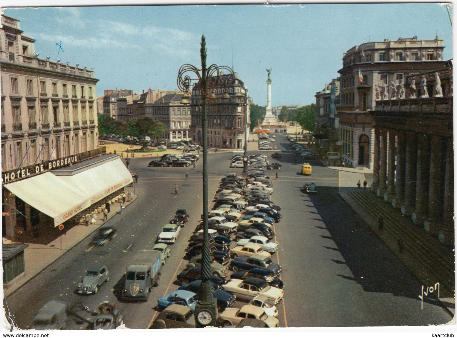 Bordeaux: PEUGEOT DMA, 203, 403, ISO ISETTA, CITROËN 2CV, DS, PANHARD DYNA, SIMCA ARIANE - Hotel & Théatre - (France) - Voitures De Tourisme