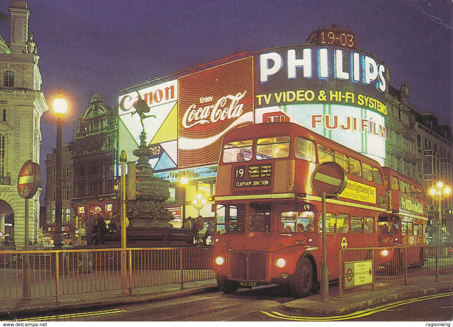 LONDON / LONDRA - Piccadilly Circus - Bus - Canon / Coca Cola / Philips / Fuji Film - 1984 - Piccadilly Circus