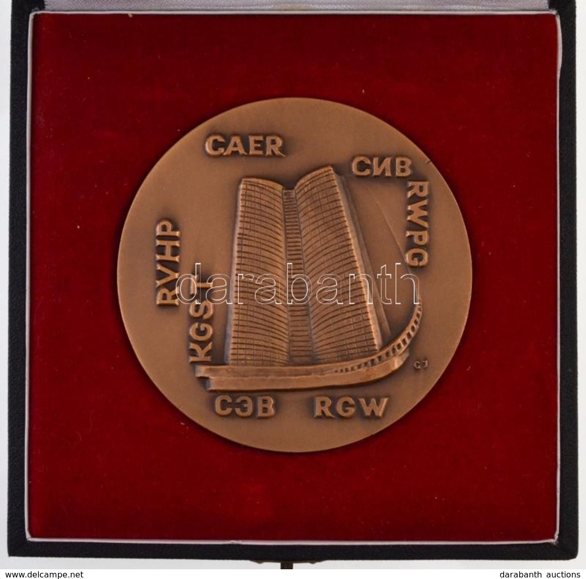 1973. 'KGST' Br Emlékérem Dísztokban (85mm) T:1-
1973. 'COMECON' Br Commemorative Medal In Case (85mm) C:AU - Non Classificati