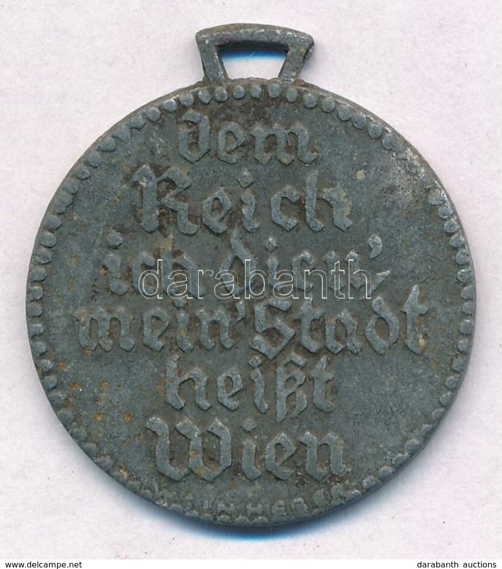 Ausztria ~1910. 'Dem Reich Ich Dien Mein Stadt Heißt Wien' Fém Medál Füllel, Szalag Nélkül (30mm) T:2-,3
Austria ~1910.  - Zonder Classificatie