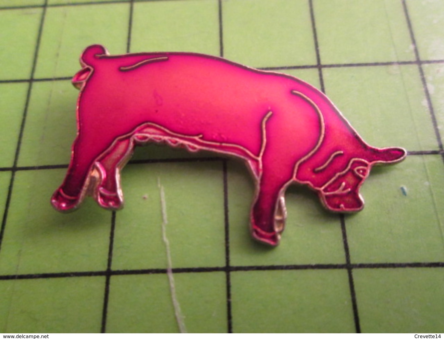 818b Pin's Pins / Rare Et De Belle Qualité / THEME ANIMAUX / COCHON PORC GORET COULEUR CUIVREE - Animals