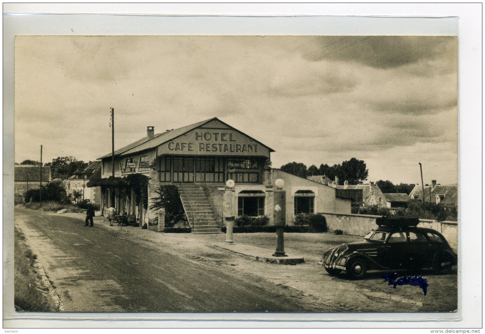 37-24 LES TROIS VOLETS Lle CAFE HOtel Restaurant Belle Automobile Pompes à Essence 1950    /D07-2016 - Sonstige & Ohne Zuordnung