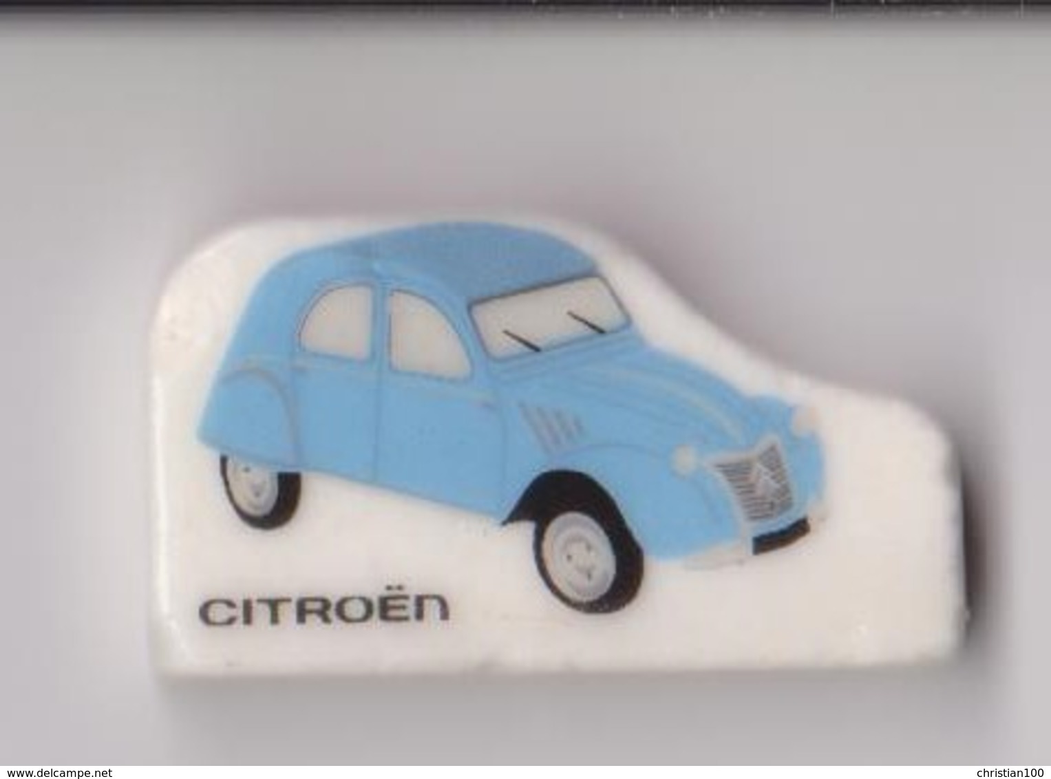 LOT DE 2 FEVES - 2 CV CITROEN -  2 SCANS - - Sports