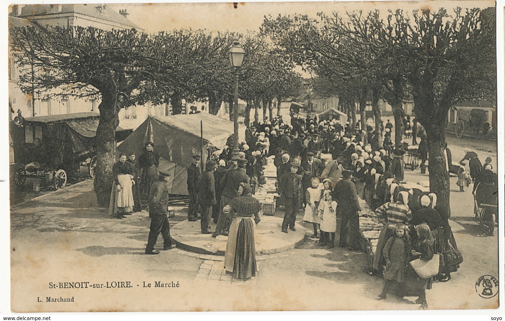 Marché à St Benoit Sur Loire Loiret  Edit Marchand Sully Roulotte Forains - Marchés