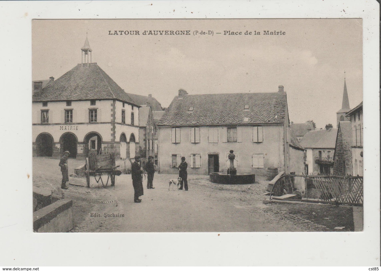 CPA - LATOUR D'AUVERGNE - Place De La Mairie - Autres & Non Classés