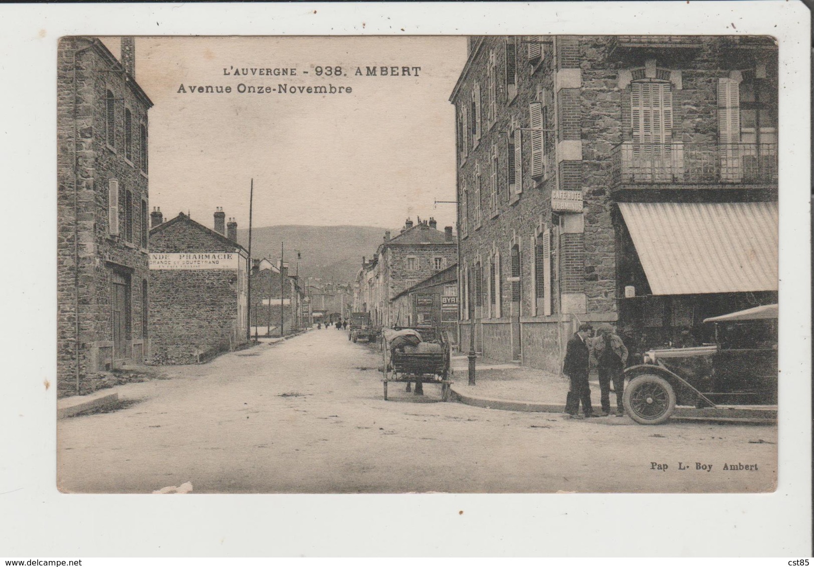 CPA - AMBERT - Avenue 11 Onze Novembre - Voiture Ancienne - Ambert