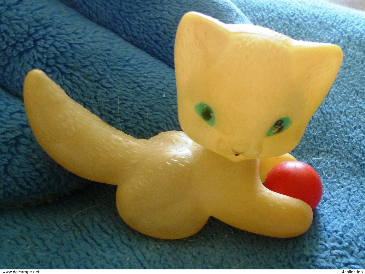 VTG Vintage USSR Soviet Plastic Toy CAT Kitten With Ball Soviet Union Toys Marked - Gatti