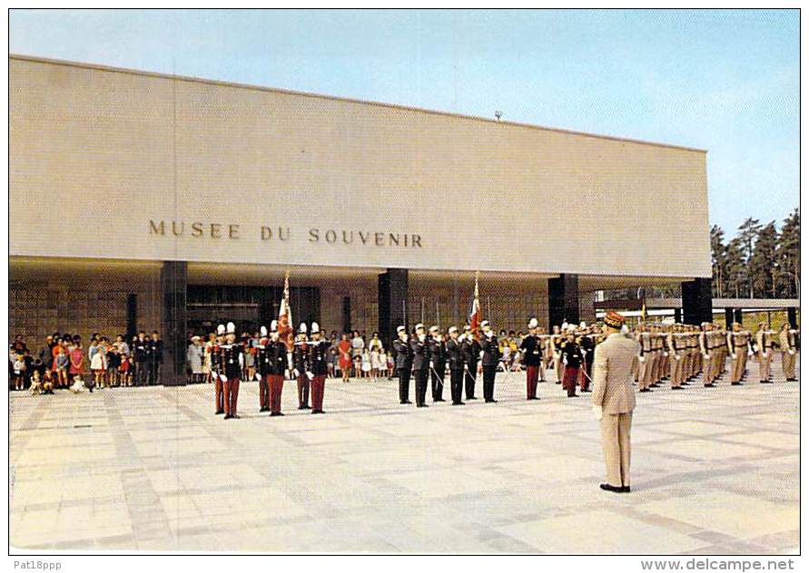 MILITARIA Ecoles - 56 - ST CYR COËTQUIDAN : La Nouvelle Ecole - Drapeaux Et Musée ... CPSM CPM GF - Morbihan - Autres & Non Classés