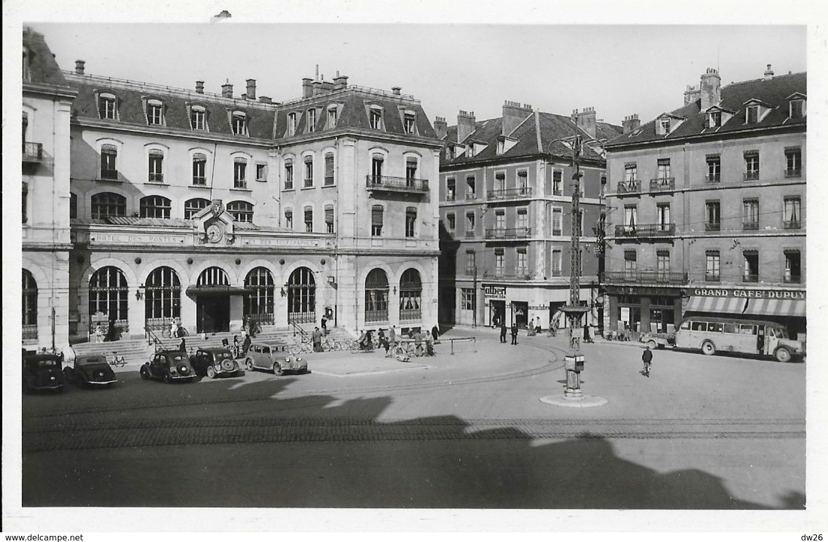 Grenoble - Place Vaucanson - Edition La Cigogne - Carte N° 115 Non Circulée - Grenoble
