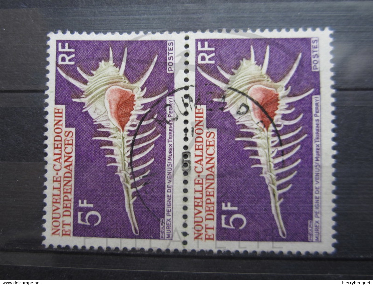 VEND BEAUX TIMBRES DE NOUVELLE - CALEDONIE N ° 359 EN PAIRE , CACHET " NOUMEA " !!! (b) - Usados