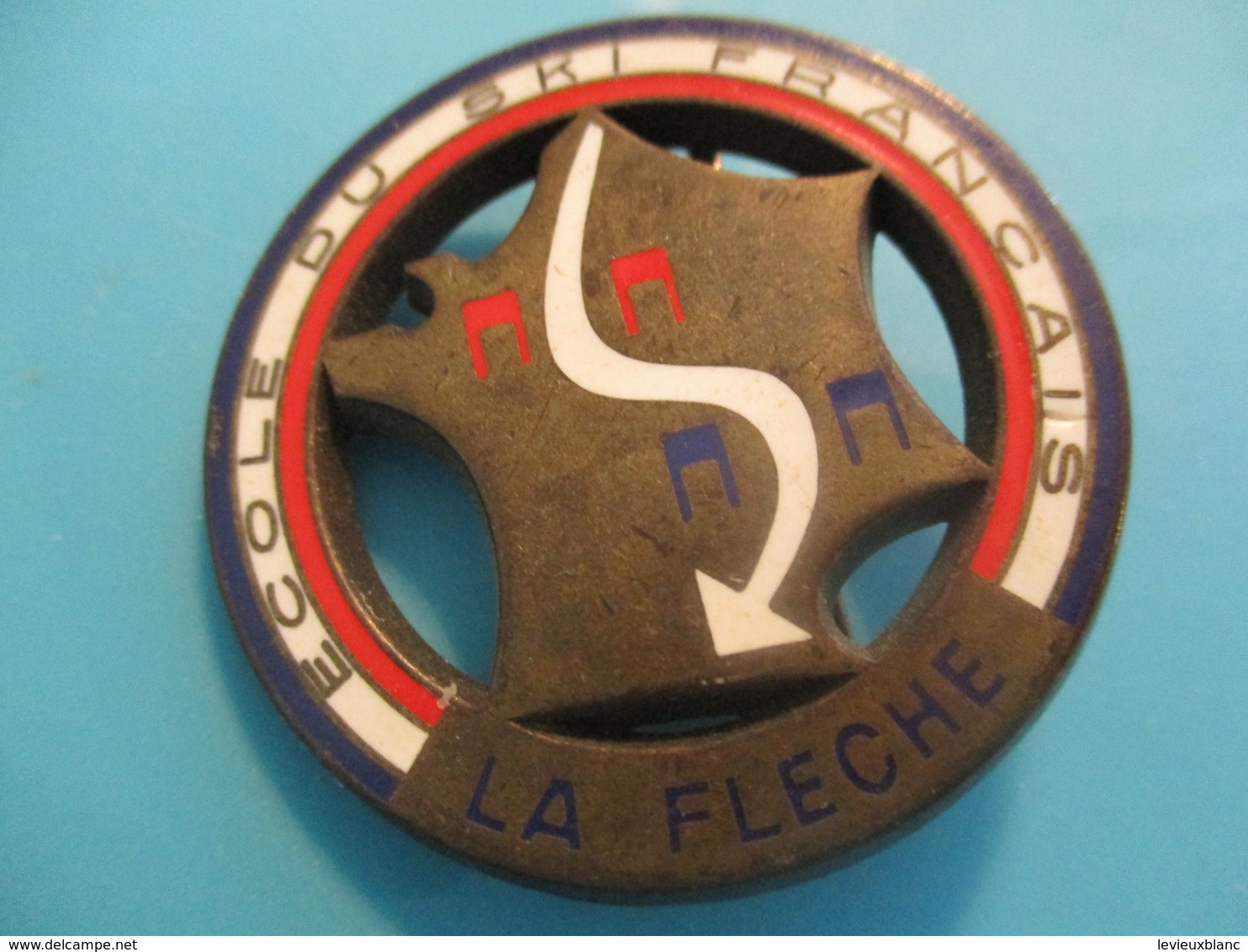 Insigne Sport à épingle/SKI/ Ecole Du Ski Français/ LA FLECHE /Vers 1970-80   SPO329 - Sports D'hiver