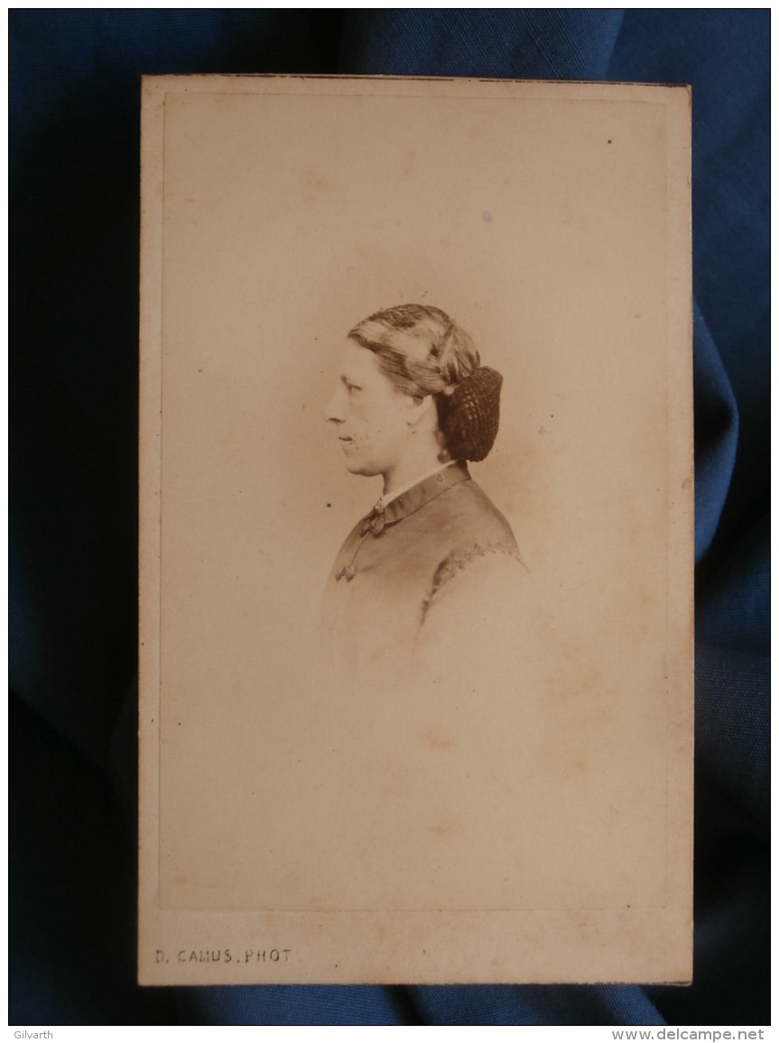 Photo CDV D. Camus à Nogent/Seine - Second Empire Portrait Femme De Profil, Mme Langlois Née Dubois, Vers 1860 L389F - Antiche (ante 1900)