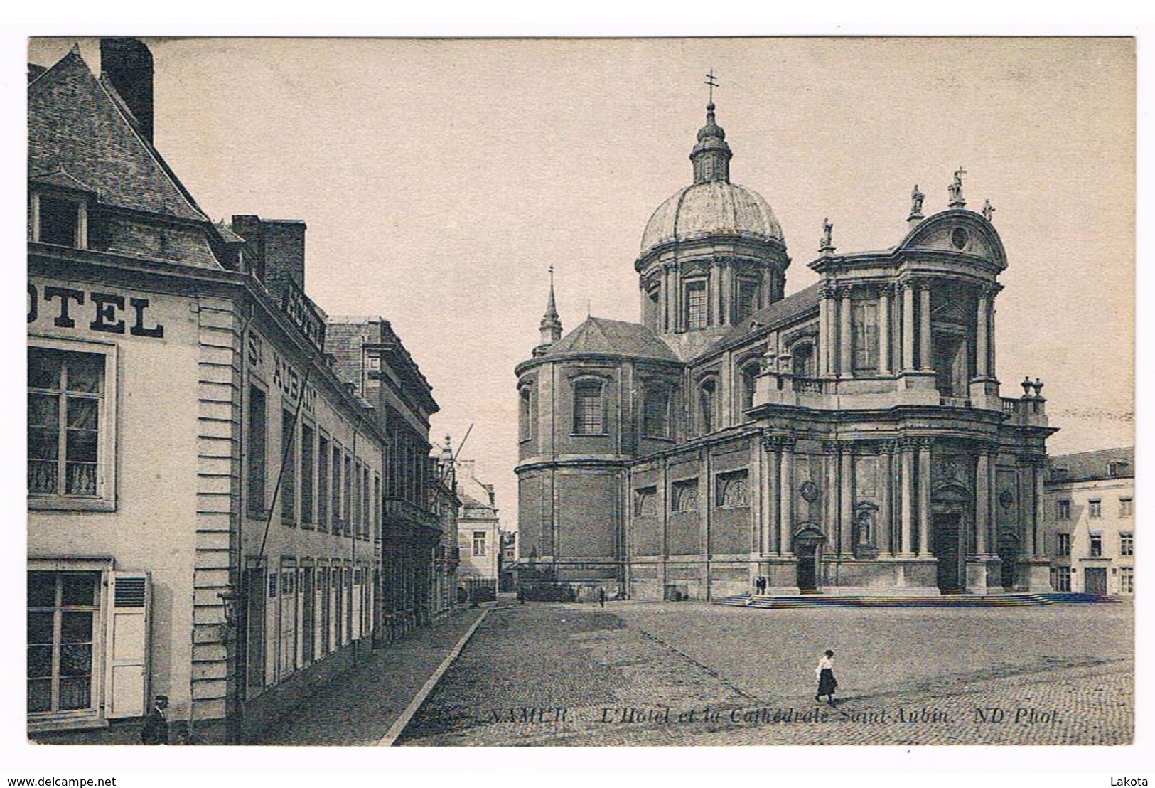 CPA : NAMUR L'Hôtel Et  La Cathédrale St Aubain - Namur