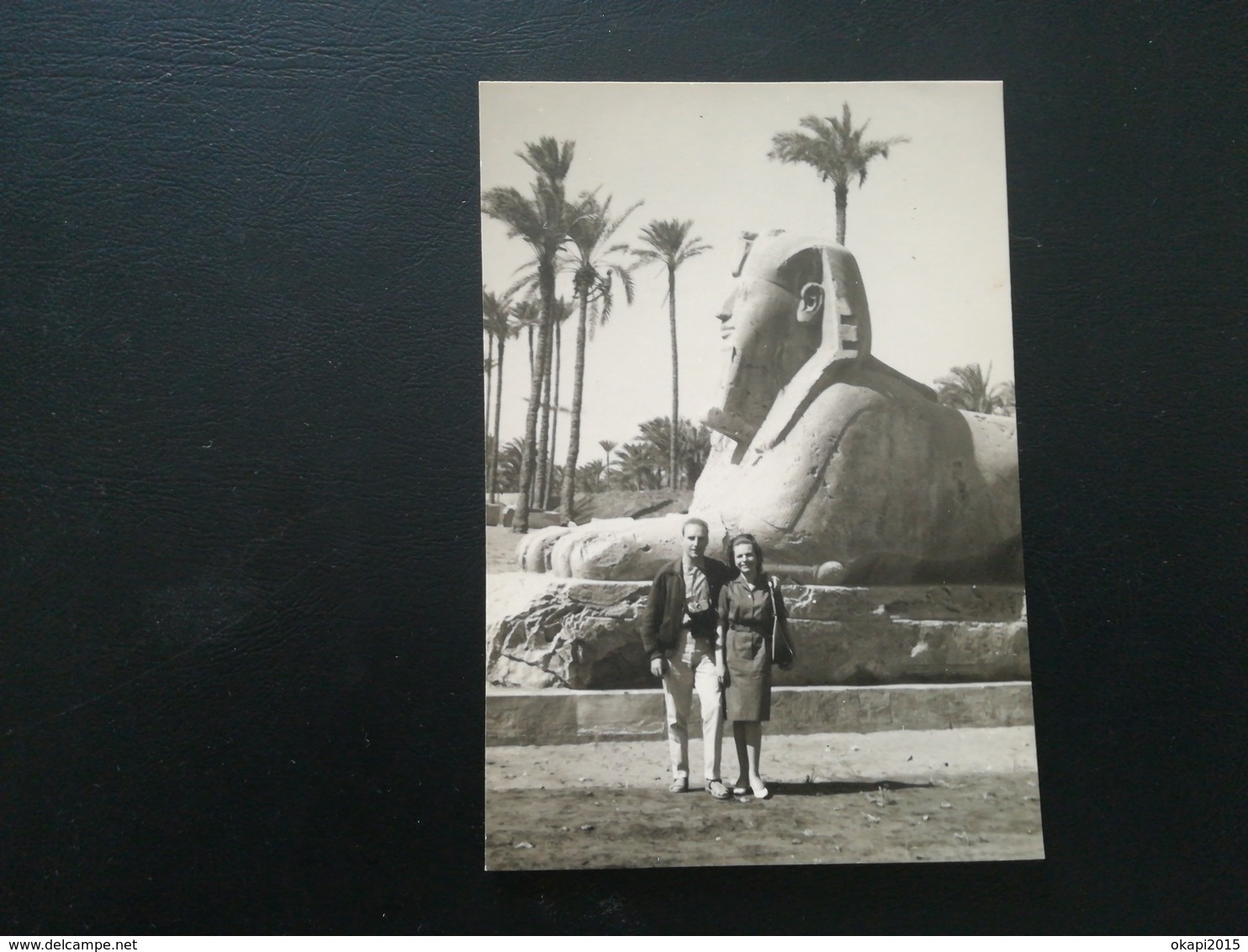 AFRIQUE ÉGYPTE VACANCES TOURISTES  LOT 5 PHOTOS ORIGINALES ET UNE VIEILLE CARTE POSTALE ANNÉES 1950 - 1960 - Luoghi