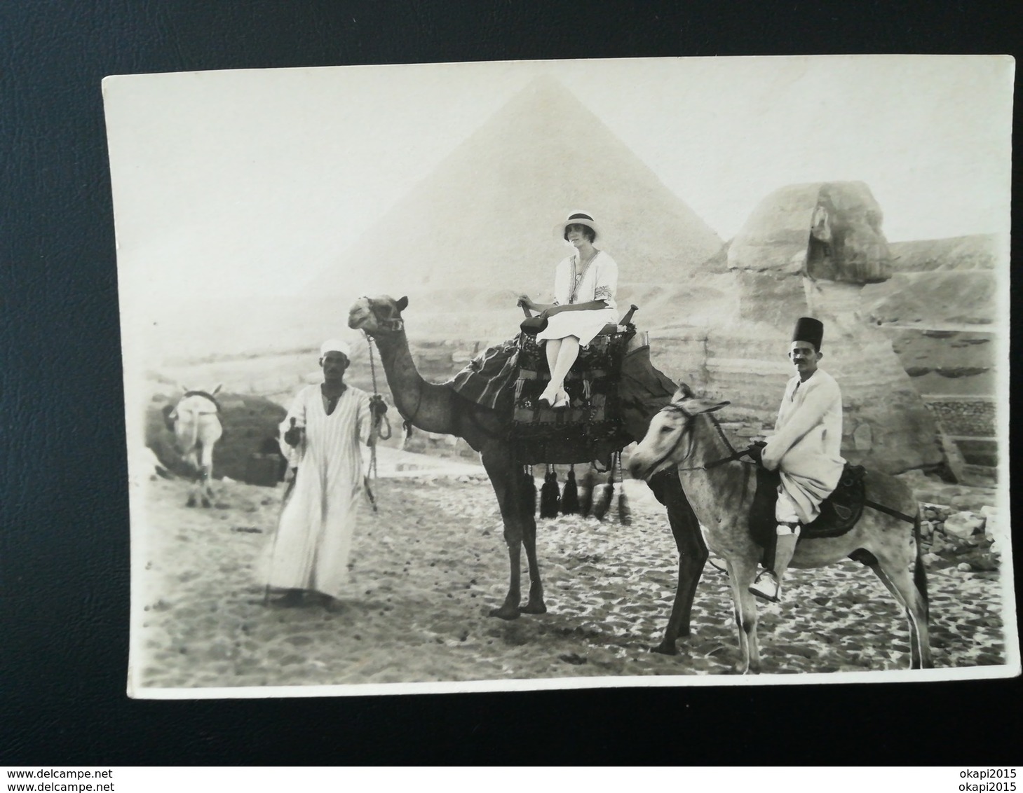 AFRIQUE ÉGYPTE VACANCES TOURISTES  LOT 5 PHOTOS ORIGINALES ET UNE VIEILLE CARTE POSTALE ANNÉES 1950 - 1960