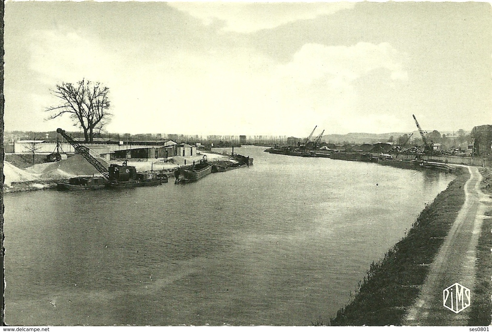 08 Ardennes SEDAN Chantiers Et Port Sur Les Bords De La Meuse  Carte Glacée - Sedan