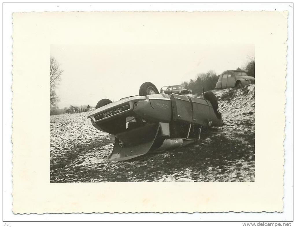 LOT 3 ANCIENNES PHOTOS D'UNE AUTO VOITURE AUTOMOBILE CITROEN DS ACCIDENTEE SUR LE TOIT, ACCIDENT - Automobiles