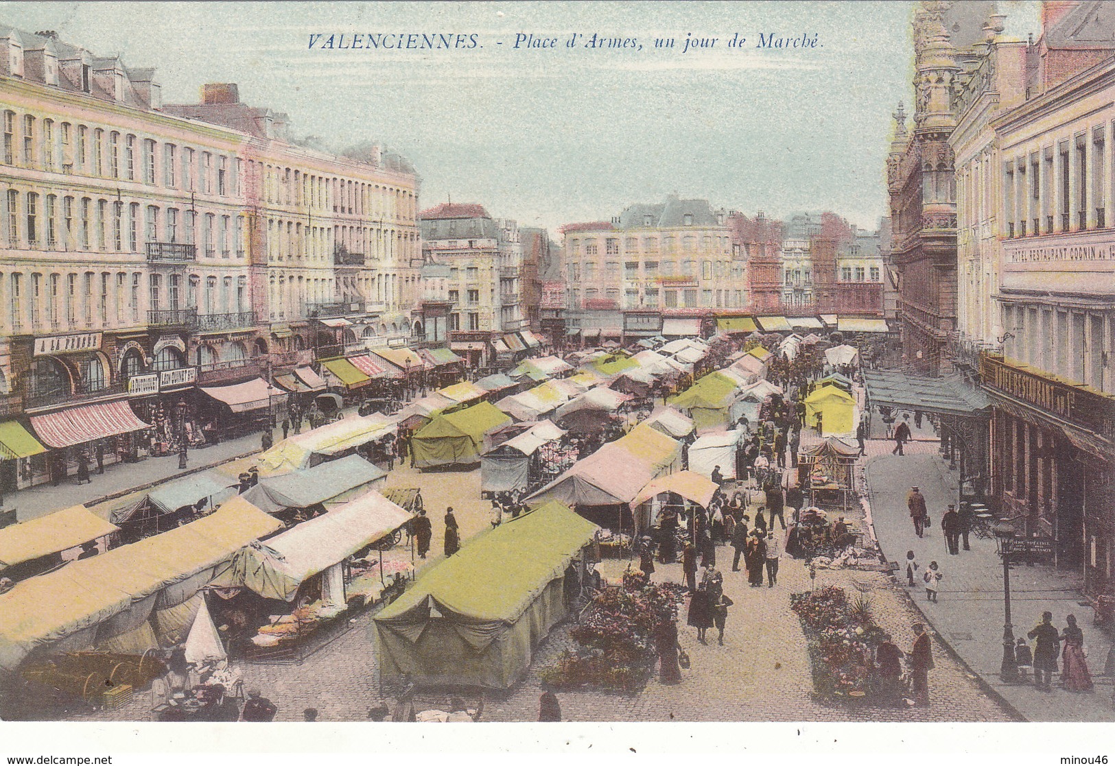 VALENCIENNES : PLACE D ARMES UN JOUR DE MARCHE.ANIMEE.N.CIRCULEE.T.T.B.ETAT.PETIT PRIX.COMPAREZ!!! - Valenciennes