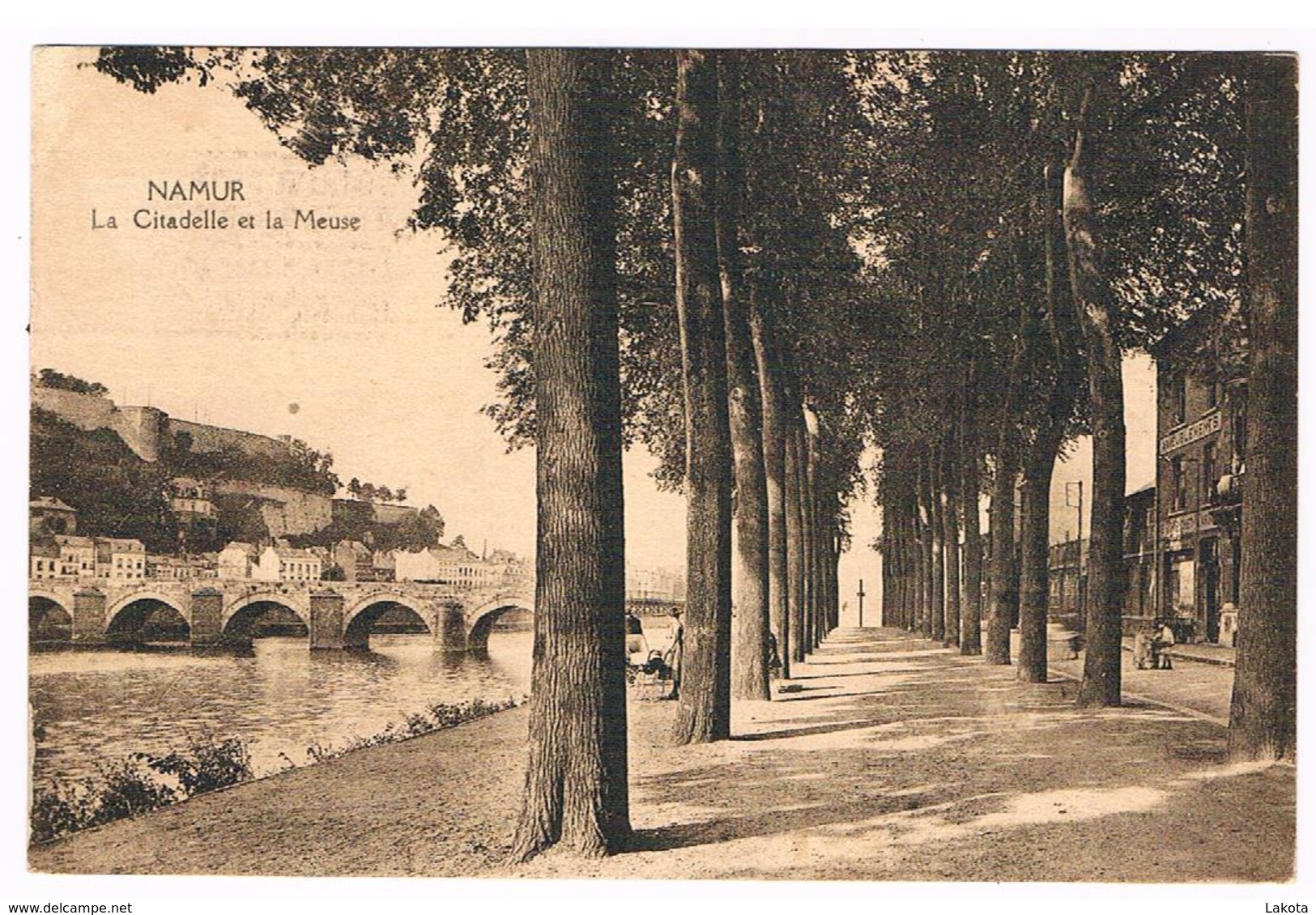 CPA : NAMUR - La Citadelle Et La Meuse , Pont De Jambes Et Boulevard De La Meuse, Ameublement Thirionet ?, Femme Landau - Namur