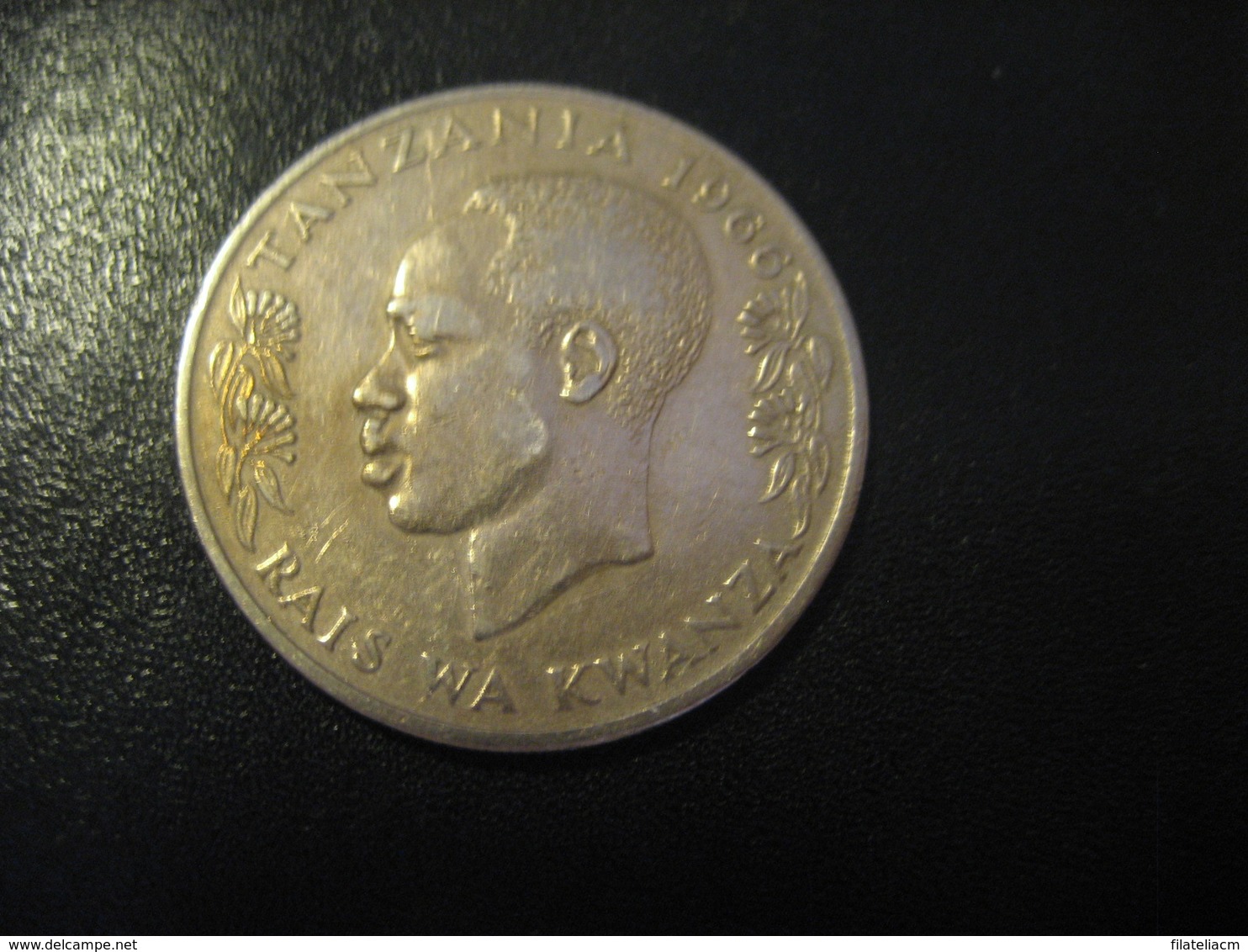 1 One Shilingi Moja TANZANIA 1966 Coin - Tanzanie
