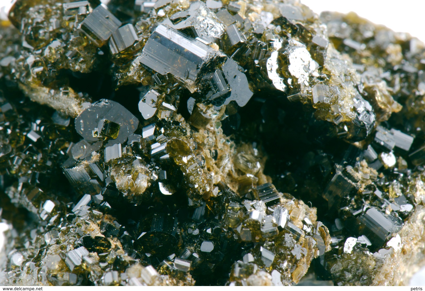 Minerals - Vesuviana (Bellecombe, Aosta, Italia) - Lot. A14 - Minerali