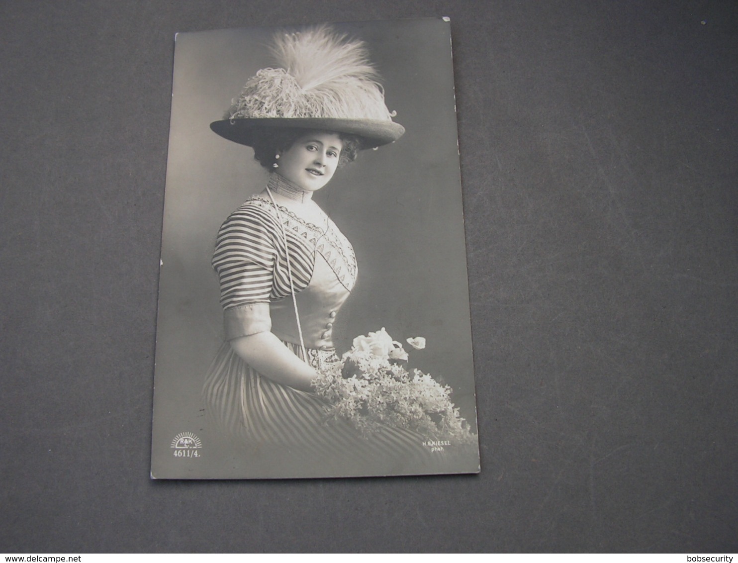 Frau Mit Hut  Foto 1912 - Moda