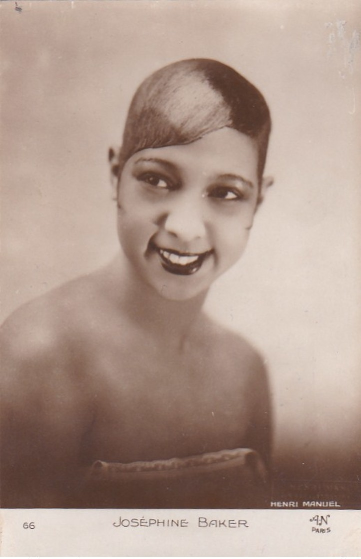 CPA PHOTO AUTHENTIQUE Henri MANUEL   Artiste JOSEPHINE BAKER Epaules NUES Joli Sourire SCAN DOS - Artistes