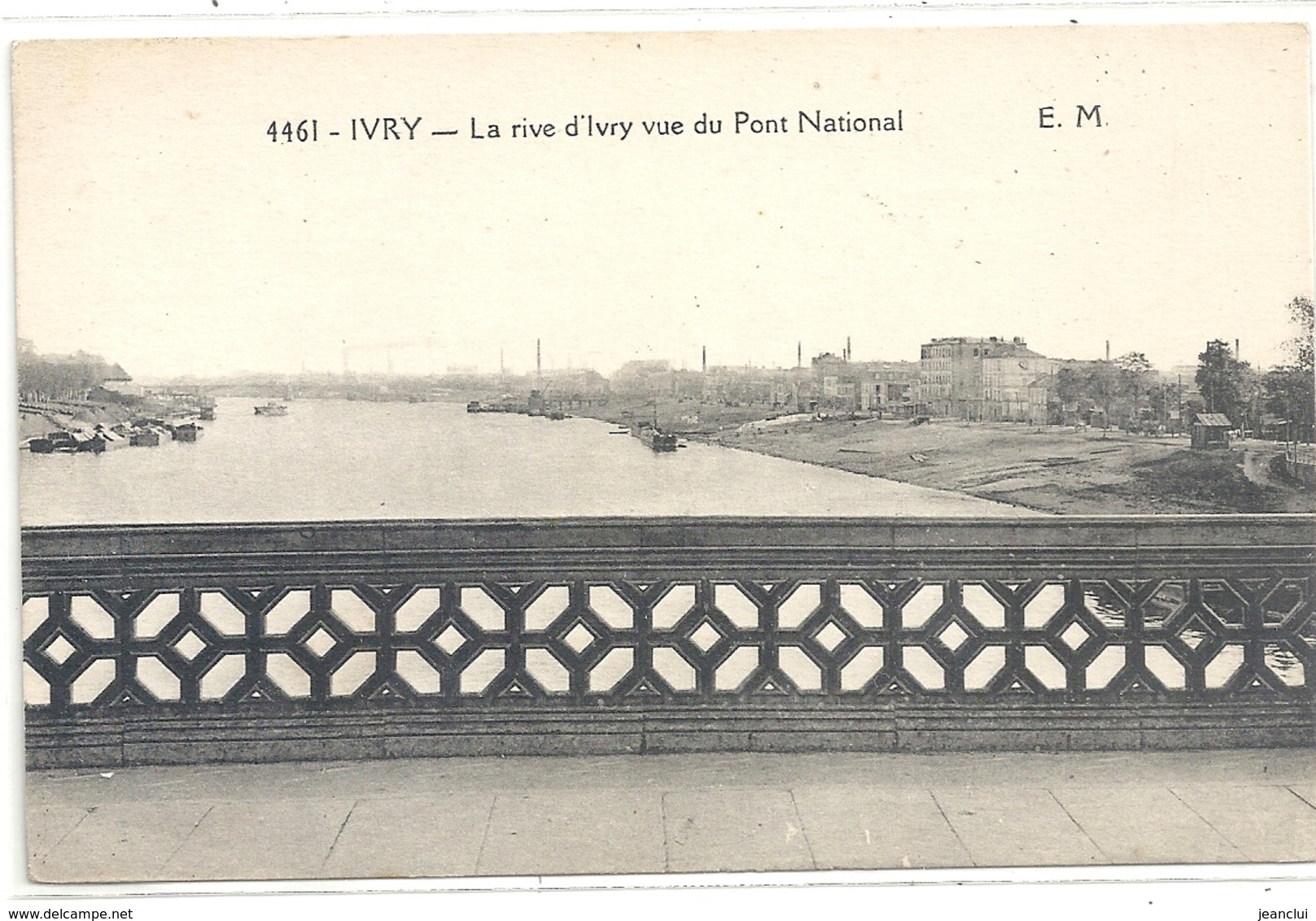 4461. IVRY . LA RIVE D'IVRY VUE DU PONT NATIONAL . CARTE NON ECRITE - Ivry Sur Seine