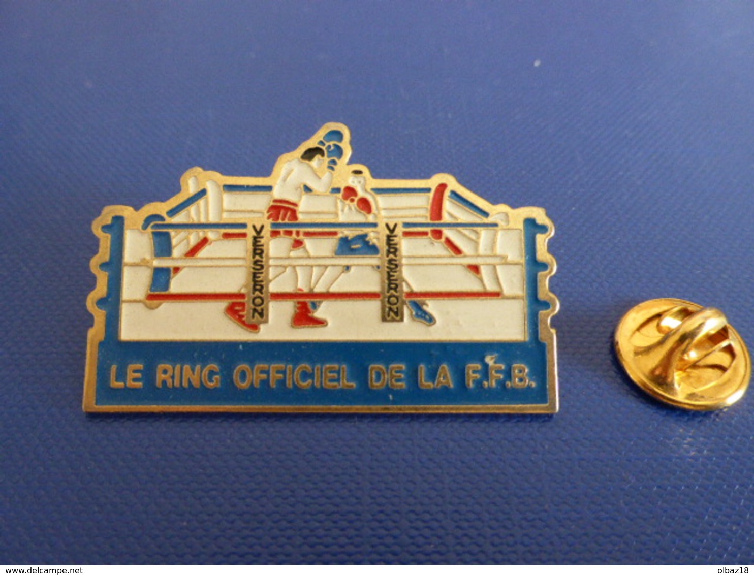 Pin's Boxe - Verseron Le Ring Officiel De La FFB - Fédération Française - Boxeur (PT24) - Boxe