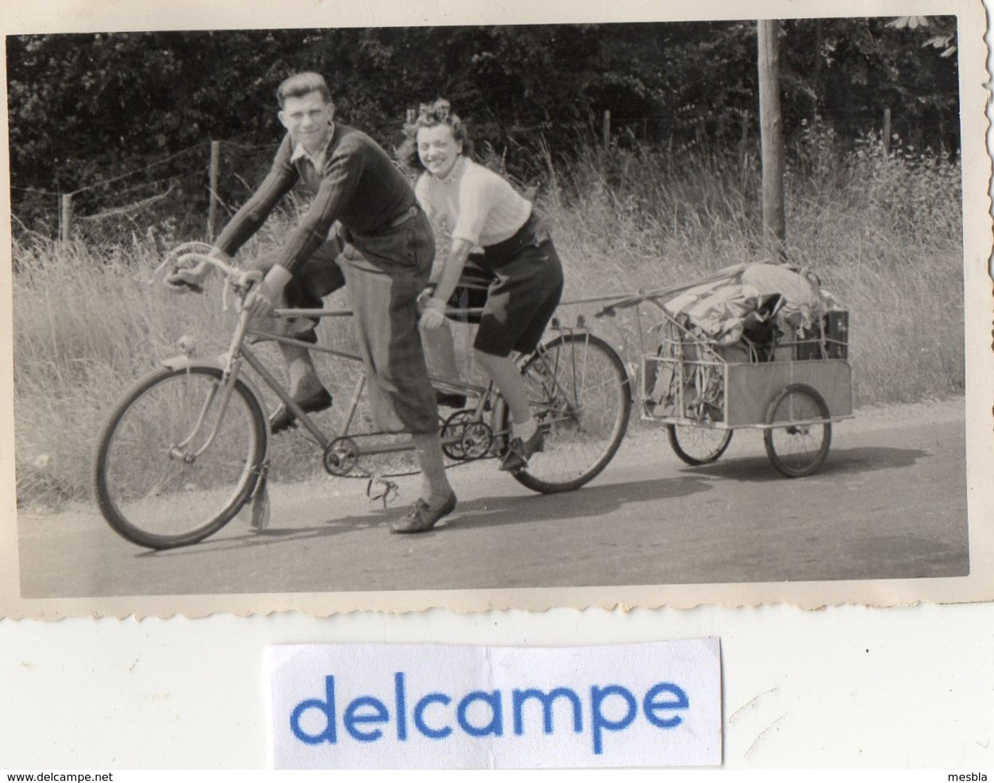 PHOTO AUTHENTIQUE - COUPLE Sur Un VELO - TANDEM Avec Une REMORQUE - Cyclisme