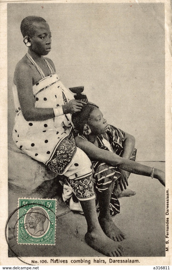 NATIVES COMBING HAIRS DARESSALAAM - Tanzania