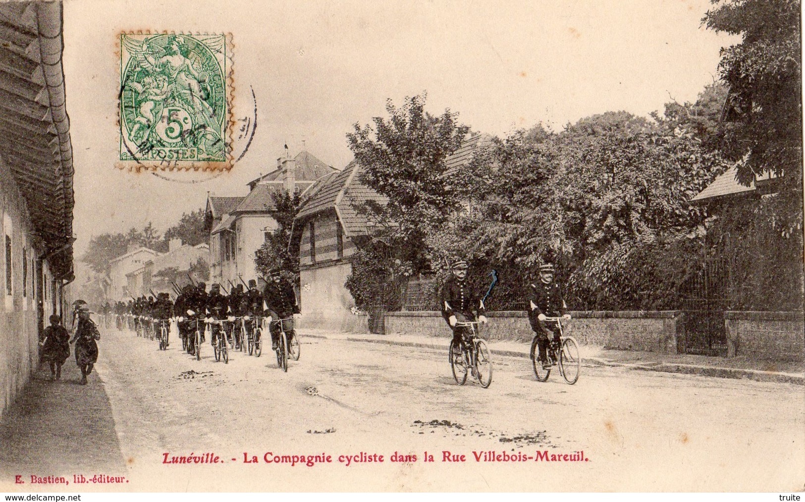 LUNEVILLE LA COMPAGNIE CYCLISTE DANS LA RUE VILLEBOIS-MAREUIL - Luneville