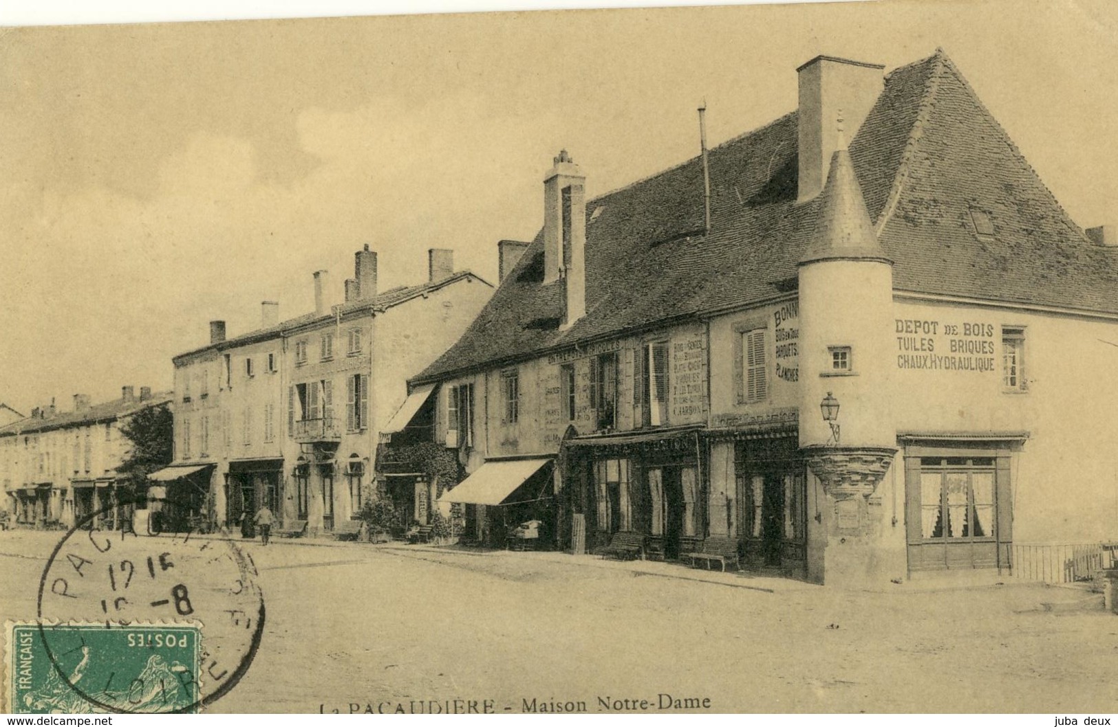 LA PACAUDIERE .  Maison Notre Dame .  BELLE PHOTO . - La Pacaudiere