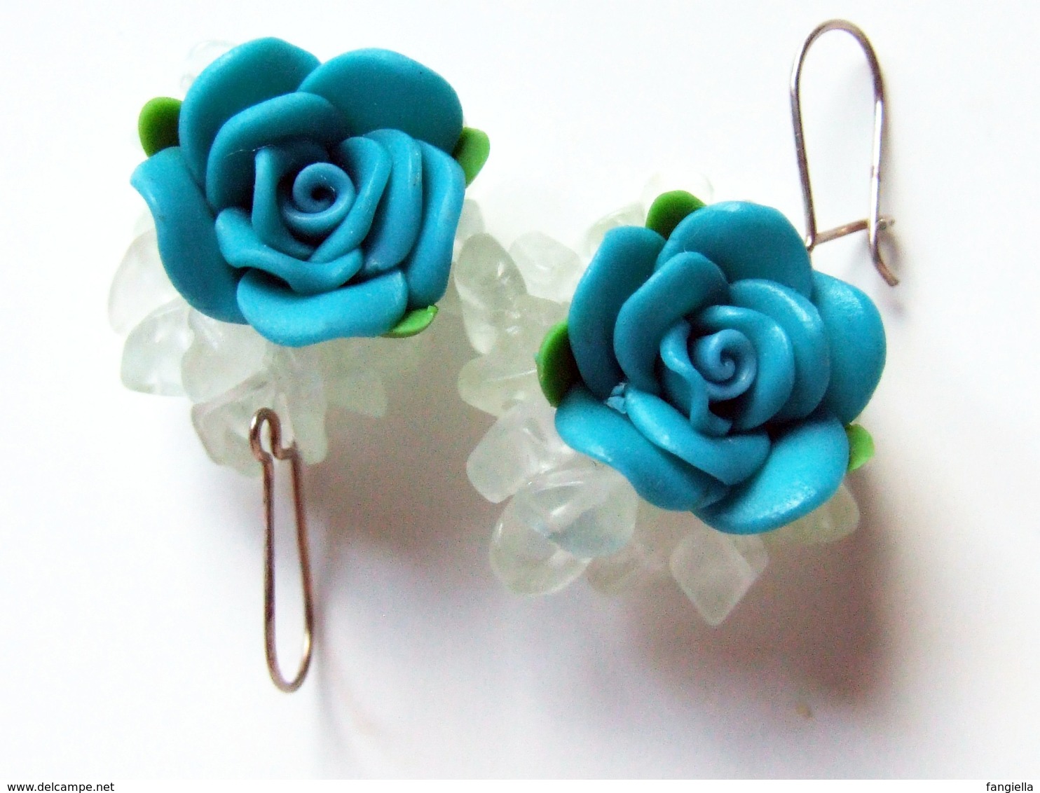 Boucles D'oreilles Artisanales, Fleurs Turquoise, Chips Quartz, Cristal Naturel, Artisanat Français, Aide Humanitaire - Boucles D'oreilles