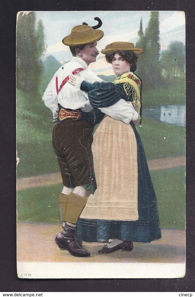 CPA AUTRICHE - COUPLE Dansant - FEMME Robe En Tissu - COUPLE Gauffré - Autres & Non Classés