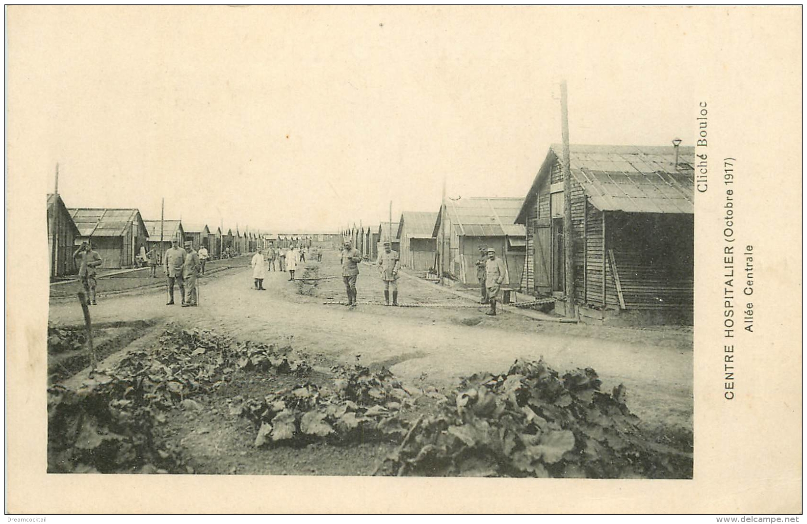 WW  27 EVREUX. Rare Centre Hospitalier 1918. Allée Centrale Et Les Baraquements Militaires Cliché Bouloc - Evreux