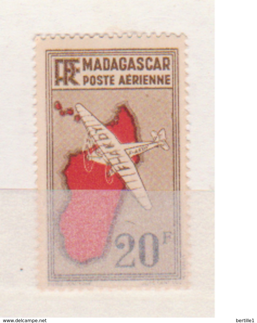 MADAGASCAR       N°  YVERT  :  PA  13  NEUF AVEC  CHARNIERES      (  CH 23  ) - Poste Aérienne