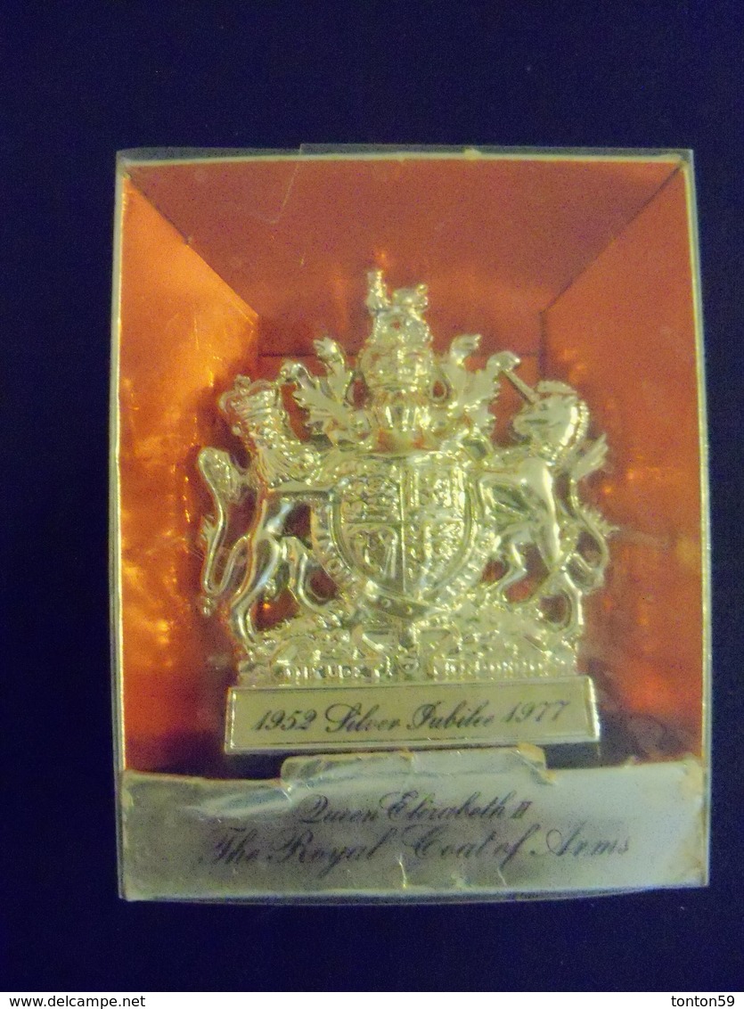 Souvenir Silver Jubilee Elisabeth II 1952-1977 Matchbox Britain Métal Figurine - Andere & Zonder Classificatie