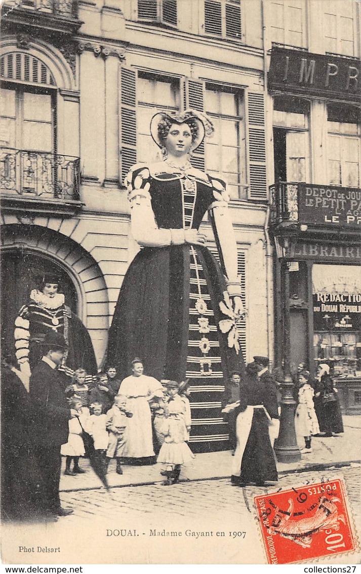 59-DOUAI- MME GAYANT EN 1907 - Douai