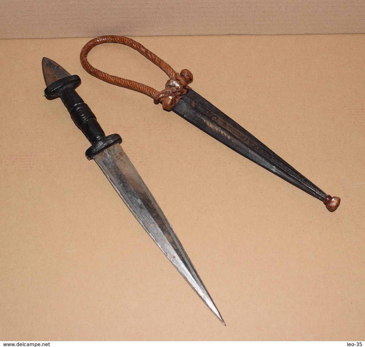 Couteau Africain Poignard De Bras - Origine Inconnue - 36 Cm - Knives/Swords