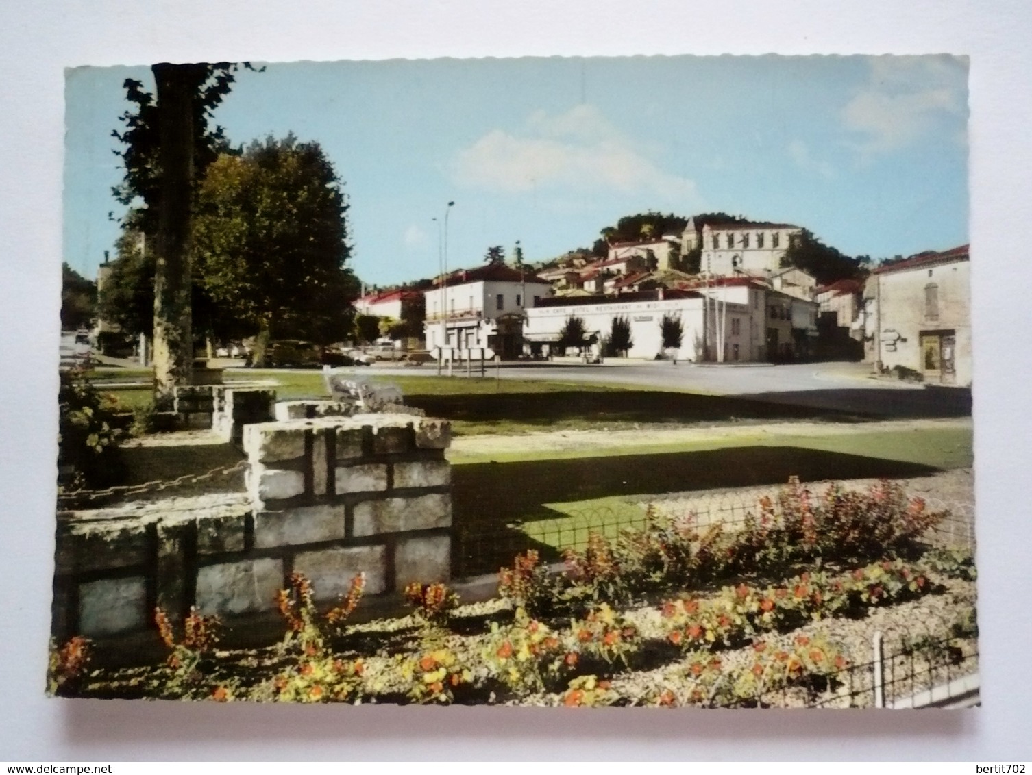 82 - Cpsm Grand Format  -  MONTAIGU DE QUERCY -  Place MARC BAYOU - Montaigu De Quercy