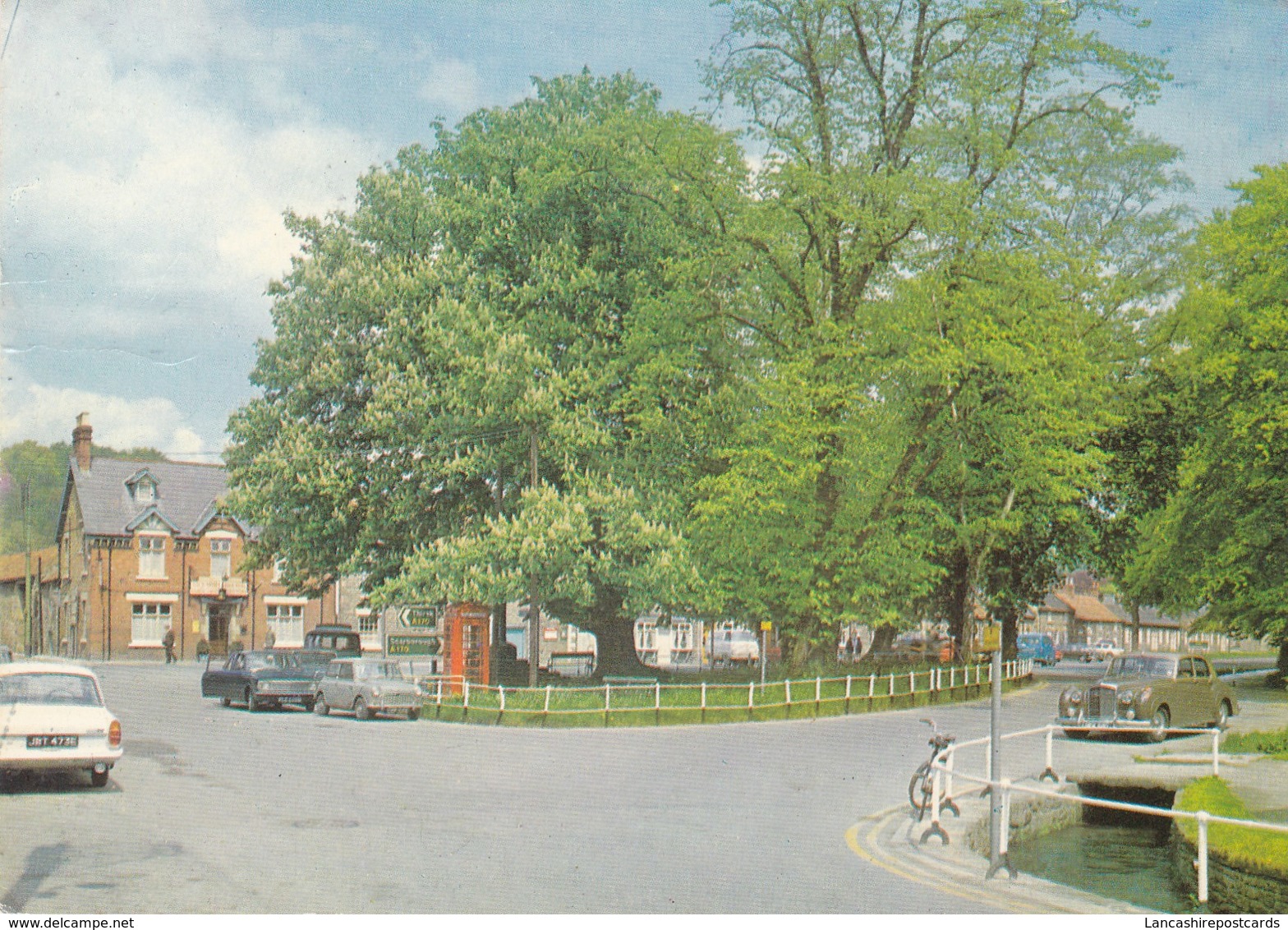 Postcard Rolls Royce And Austin Mini Motor Car InThornton Le Dale   My Ref  B22923 - Passenger Cars