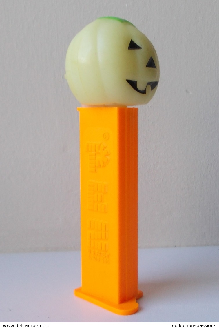 - PEZ. Halloween. Phosphorescent - 11 Cm - - Pez