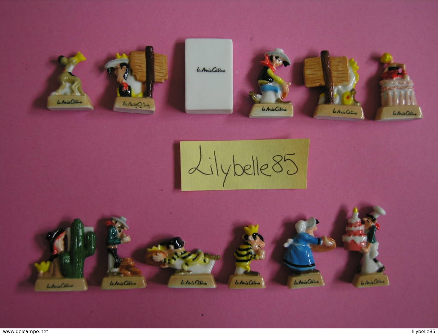 Serie Complète 12 Fèves PERSO En Porcelaine LUCKY LUKE FETE LES ROIS - La Mie Caline 2007 ( Feve Figurine Miniature ) - BD