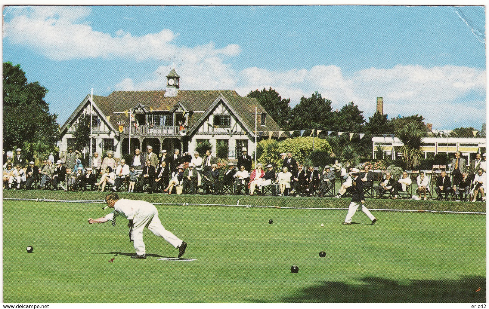 BOWLING AT BEACH HOUSE PARK, WORTHING - Bowling